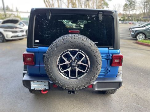 Used 2025 Jeep Wrangler Unlimited Rubicon image 6