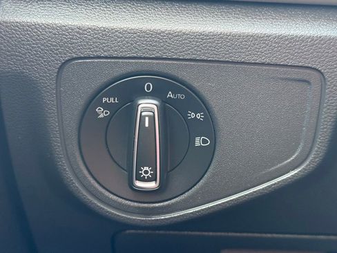 Used 2022 Volkswagen Atlas SE image 45