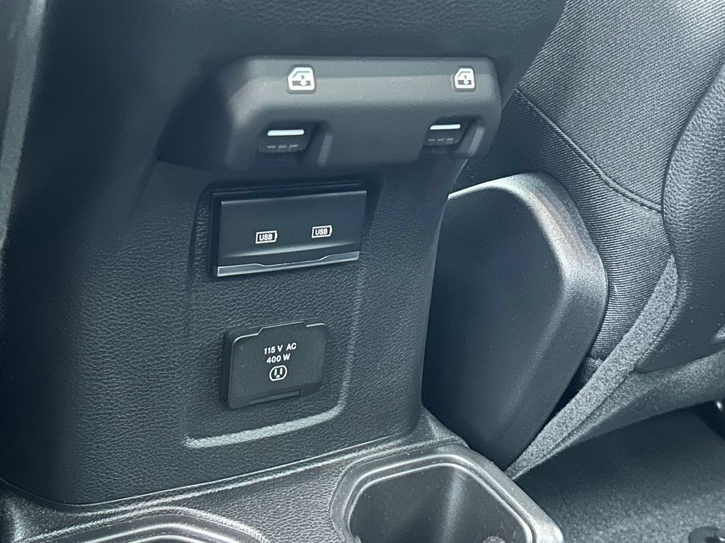 Used 2024 Jeep Gladiator Mojave AWD/4WD image 21