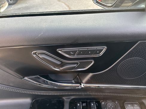 New 2026 Lincoln Corsair Premiere image 12