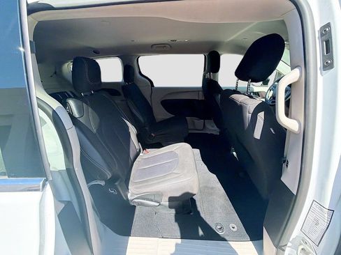 Used 2023 Chrysler Voyager LX FWD image 27