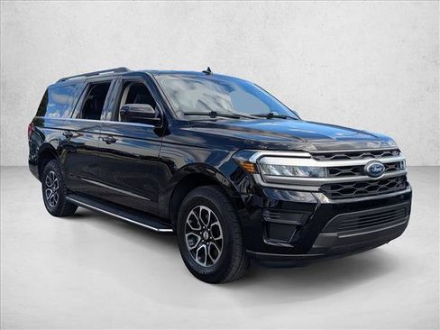 Used 2022 Ford Expedition Max XLT image 3