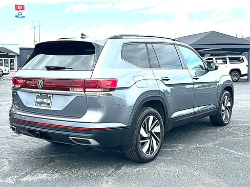 Used 2025 Volkswagen Atlas SE FWD image 8