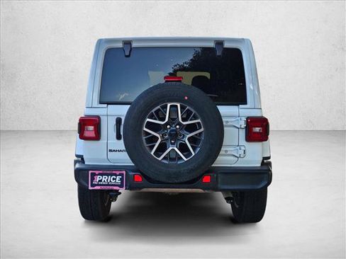 Used 2025 Jeep Wrangler Unlimited Sahara AWD/4WD image 6