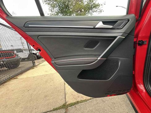 Used 2017 Volkswagen GTI Autobahn FWD image 40