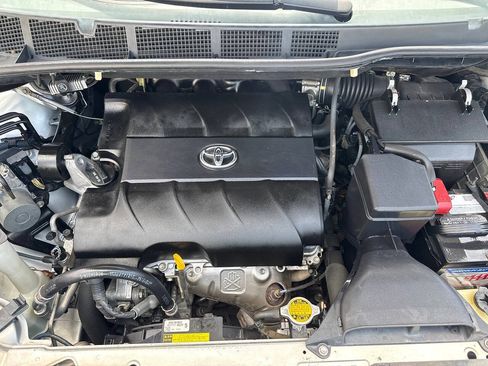 Used 2011 Toyota Sienna LE w/ Towing Pkg FWD image 28