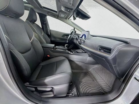 Used 2024 Toyota Prius Limited w/ Limited Premium Package FWD image 30