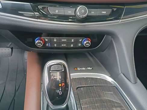 Used 2019 Buick Enclave Avenir w/ Avenir Technology Package AWD/4WD image 25