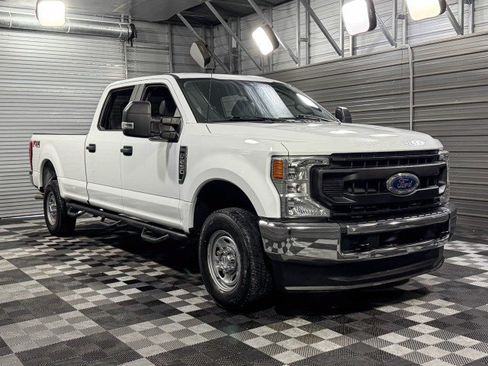 Used 2022 Ford F250 XL w/ Power Equipment Group image 4