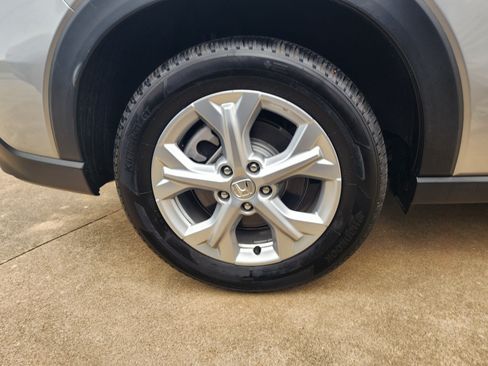 Used 2025 Honda HR-V LX image 7