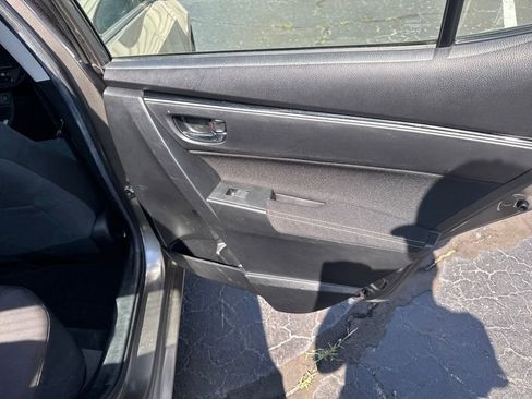 Used 2019 Toyota Corolla LE FWD image 31