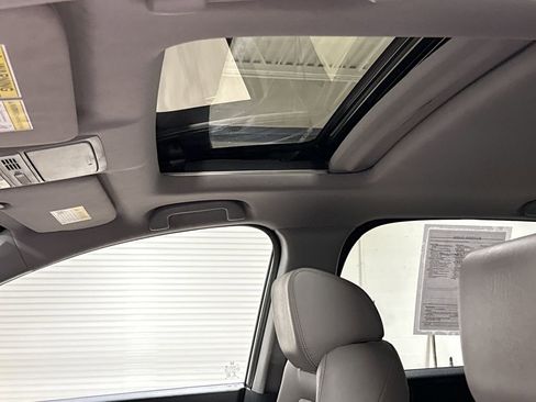 Used 2017 Honda CR-V Touring image 20