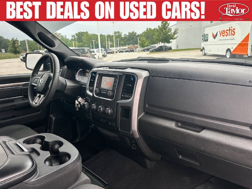 Used 2024 RAM 1500 Warlock AWD/4WD image 27