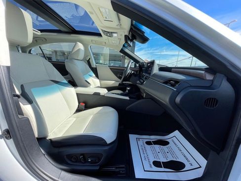 Used 2023 Lexus ES 350 w/ Premium Package image 22