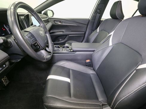 Used 2025 Toyota Camry SE FWD image 45