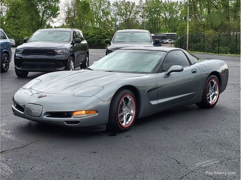 Used 2004 Chevrolet Corvette Coupe RWD image 21
