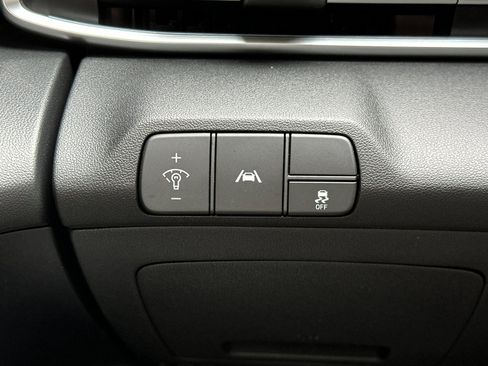 Used 2022 Hyundai Elantra Limited w/ Cargo Package image 29