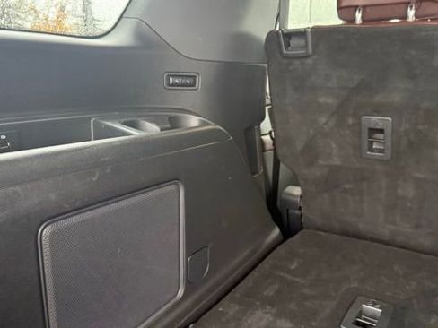 Used 2024 Ford Expedition Limited image 13