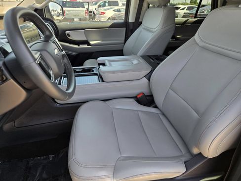 Used 2025 Ford Expedition Max Active AWD/4WD image 20