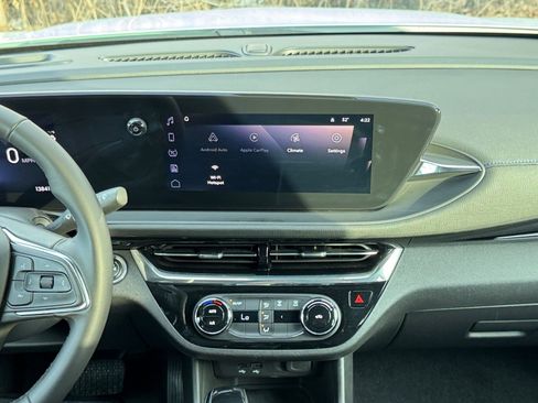 Used 2025 Buick Envista Sport Touring image 21