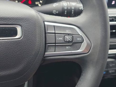 Certified 2022 Jeep Compass Latitude FWD image 35