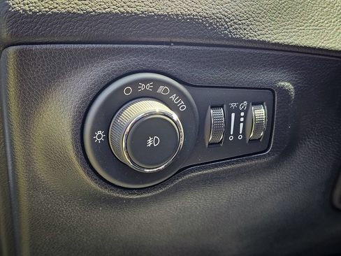 Used 2020 Jeep Compass Latitude AWD/4WD image 13