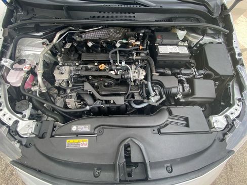 Used 2025 Toyota Corolla LE FWD image 30