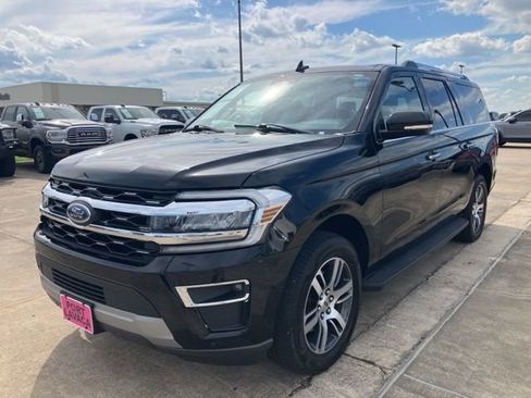 Used 2024 Ford Expedition Max Limited AWD/4WD image 3