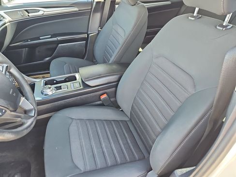 Used 2020 Ford Fusion SE image 14