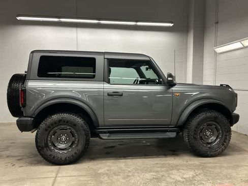 Used 2025 Ford Bronco Badlands AWD/4WD image 3