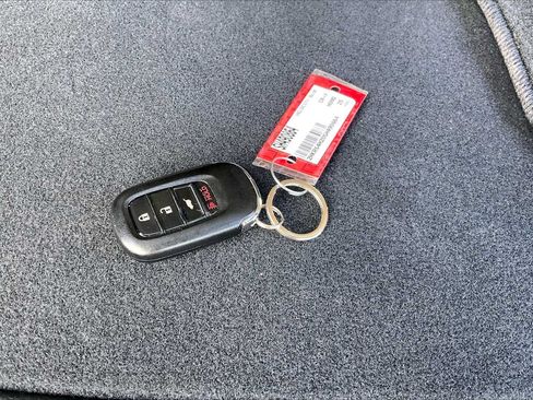 Used 2025 Honda CR-V LX image 12