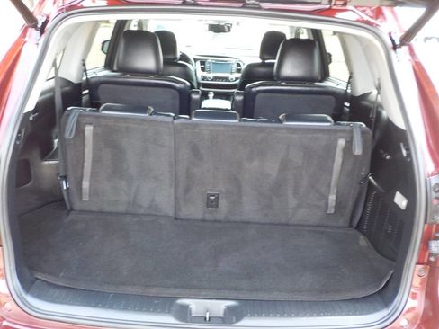 Used 2016 Toyota Highlander Limited Platinum image 25