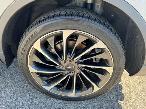 Certified 2025 Lincoln Aviator Reserve w/ Equipment Group 201A image 27