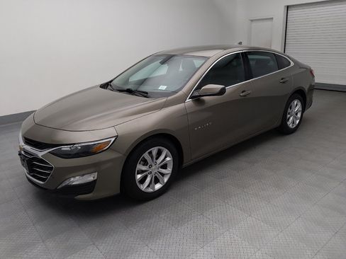 Used 2020 Chevrolet Malibu LT FWD image 2