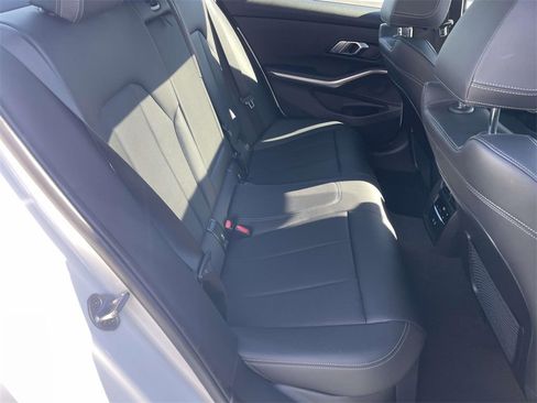 Used 2022 BMW 330i Sedan w/ Convenience Package image 26