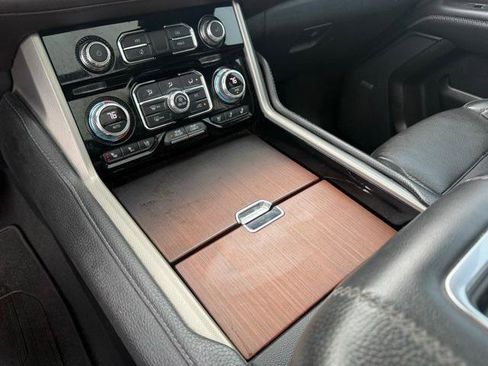 Used 2021 GMC Yukon XL Denali image 53