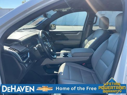 Used 2026 GMC Acadia Elevation w/ Elevation Premium Package FWD image 19