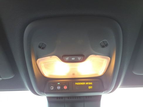 Used 2025 Chevrolet Colorado Trail Boss AWD/4WD image 17