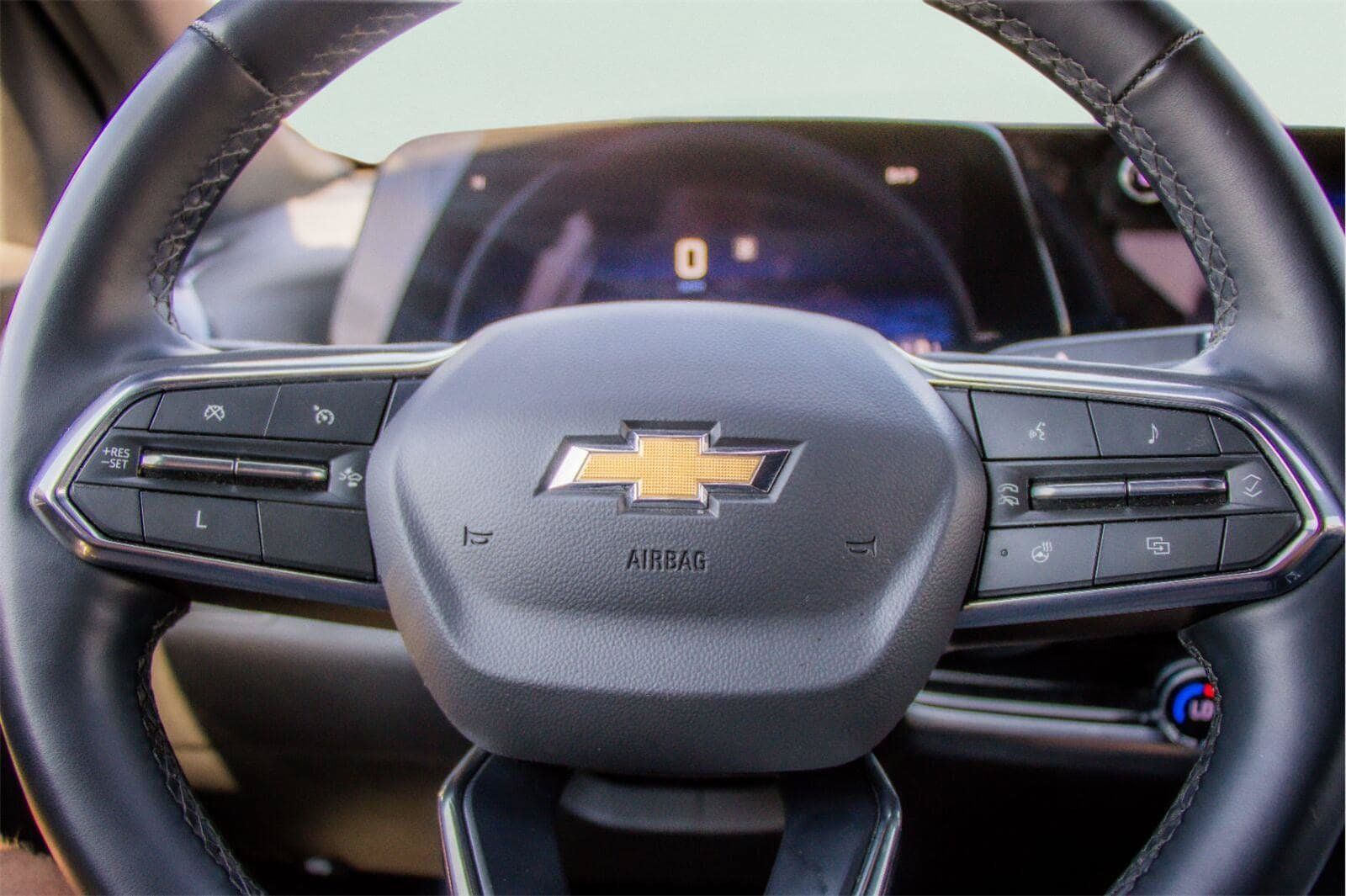 Used 2025 Chevrolet Equinox LT w/ Convenience Package II FWD image 9