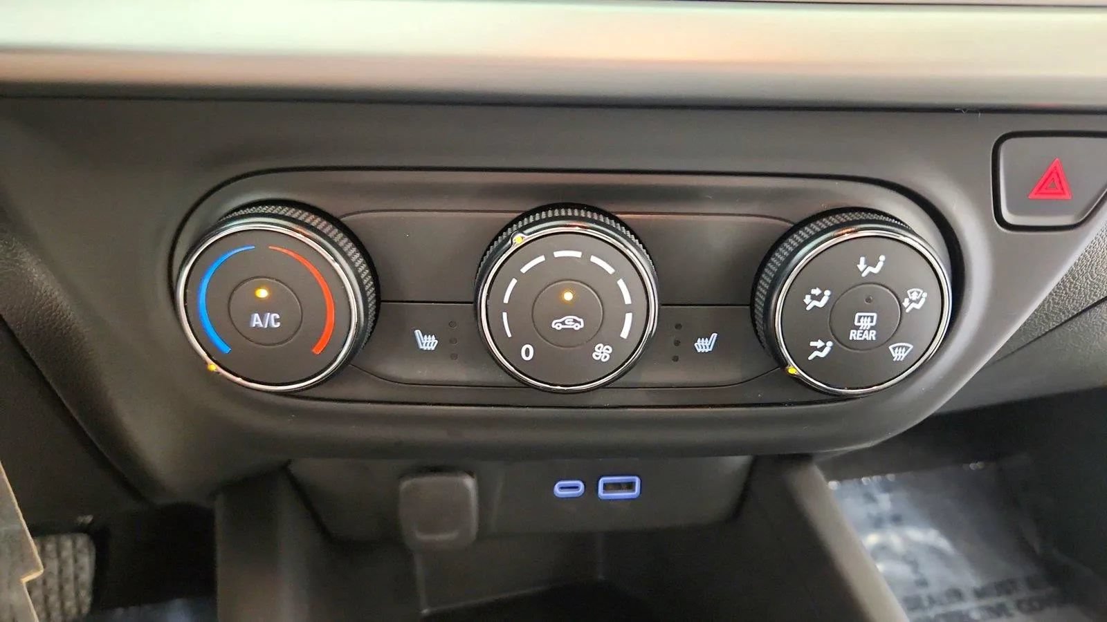 Used 2024 Chevrolet Trax RS w/ Driver Confidence Package FWD image 22