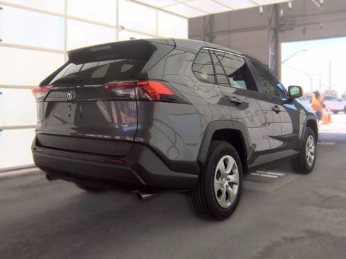 Used 2022 Toyota RAV4 LE FWD image 2