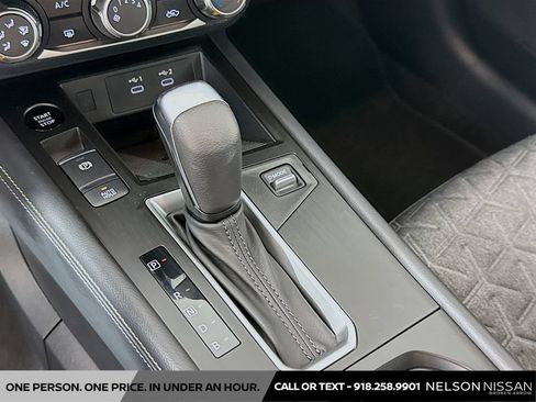 Certified 2025 Nissan Kicks SV AWD/4WD image 15