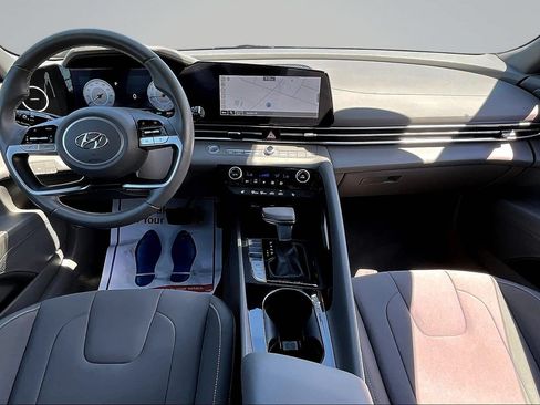 Used 2023 Hyundai Elantra SEL w/ Convenience Package FWD image 6