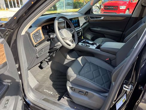 New 2026 Volkswagen Atlas SE image 26