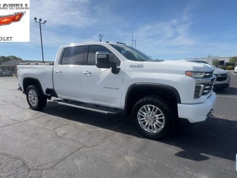 Used 2022 Chevrolet Silverado 2500 High Country w/ Z71 Off-Road Package AWD/4WD image 2