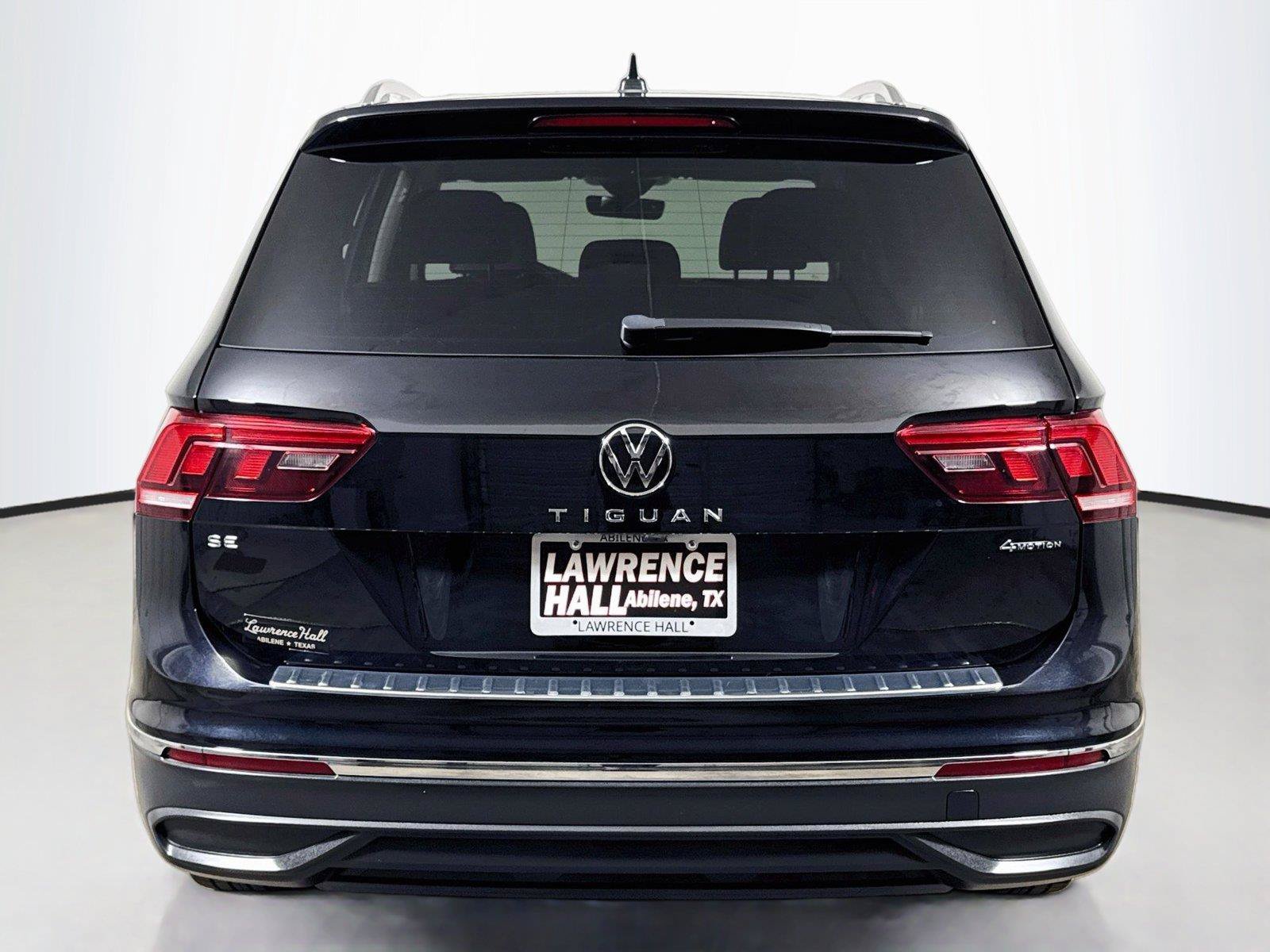 Used 2024 Volkswagen Tiguan SE AWD/4WD image 5
