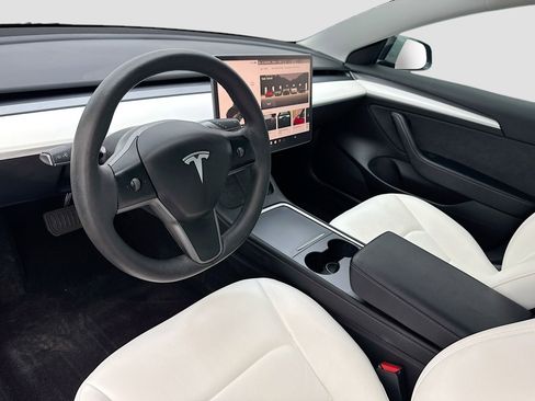 Used 2023 Tesla Model 3 Standard Range image 7