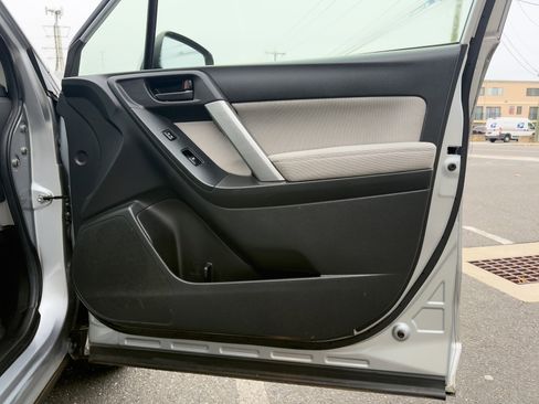 Used 2015 Subaru Forester 2.5i Premium w/ All-Weather Package image 23