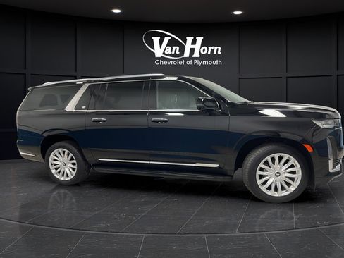 Used 2024 Cadillac Escalade ESV Luxury AWD/4WD image 8