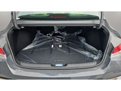 New 2026 Hyundai Elantra Limited FWD image 27